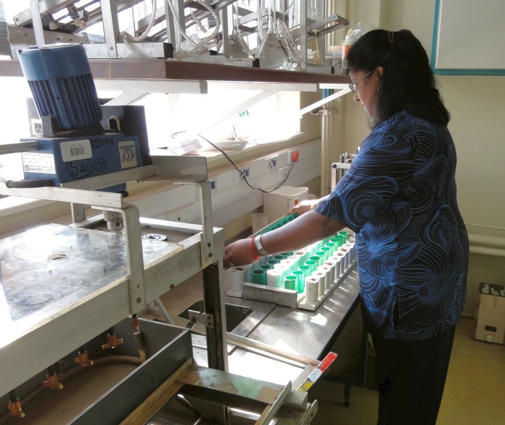Attrezzature per l'analisi del suolo di laboratorio