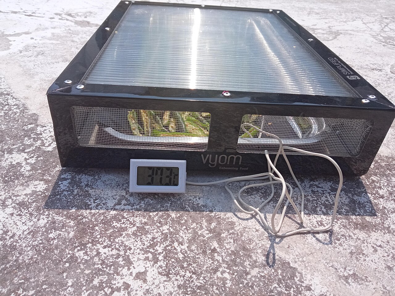 Essiccatore solare alimentare con display di temperatura