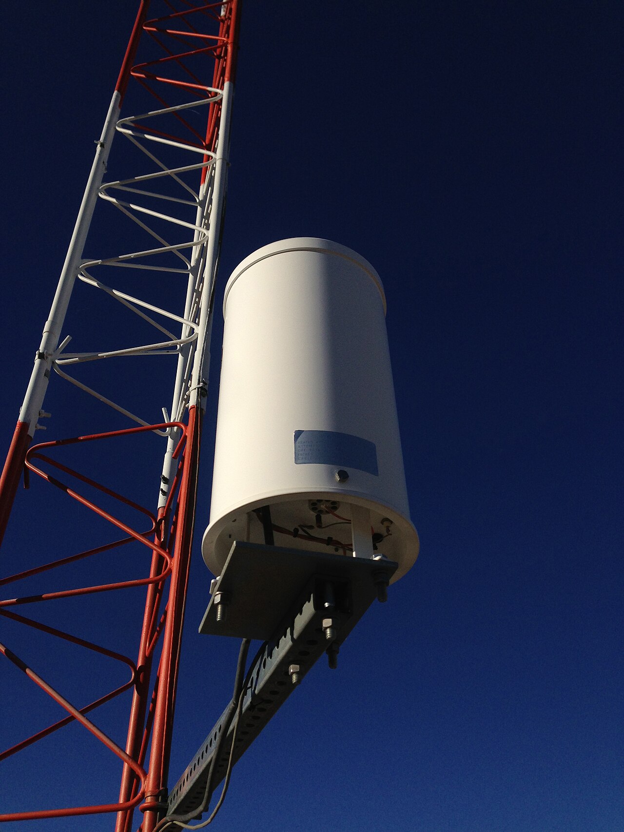 Pluviometro a secchiello oscillante (tipping bucket)