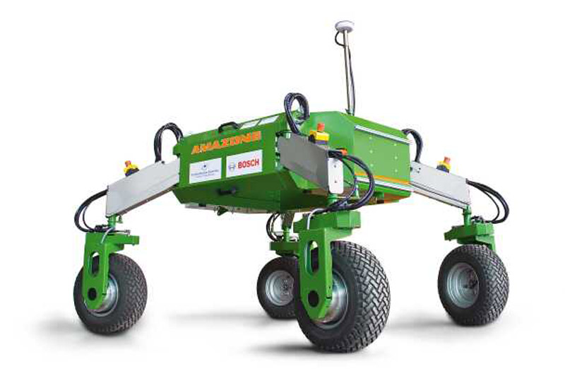 Robot agricolo autonomo (BoniRob) per il lavoro tra le file nel noccioleto